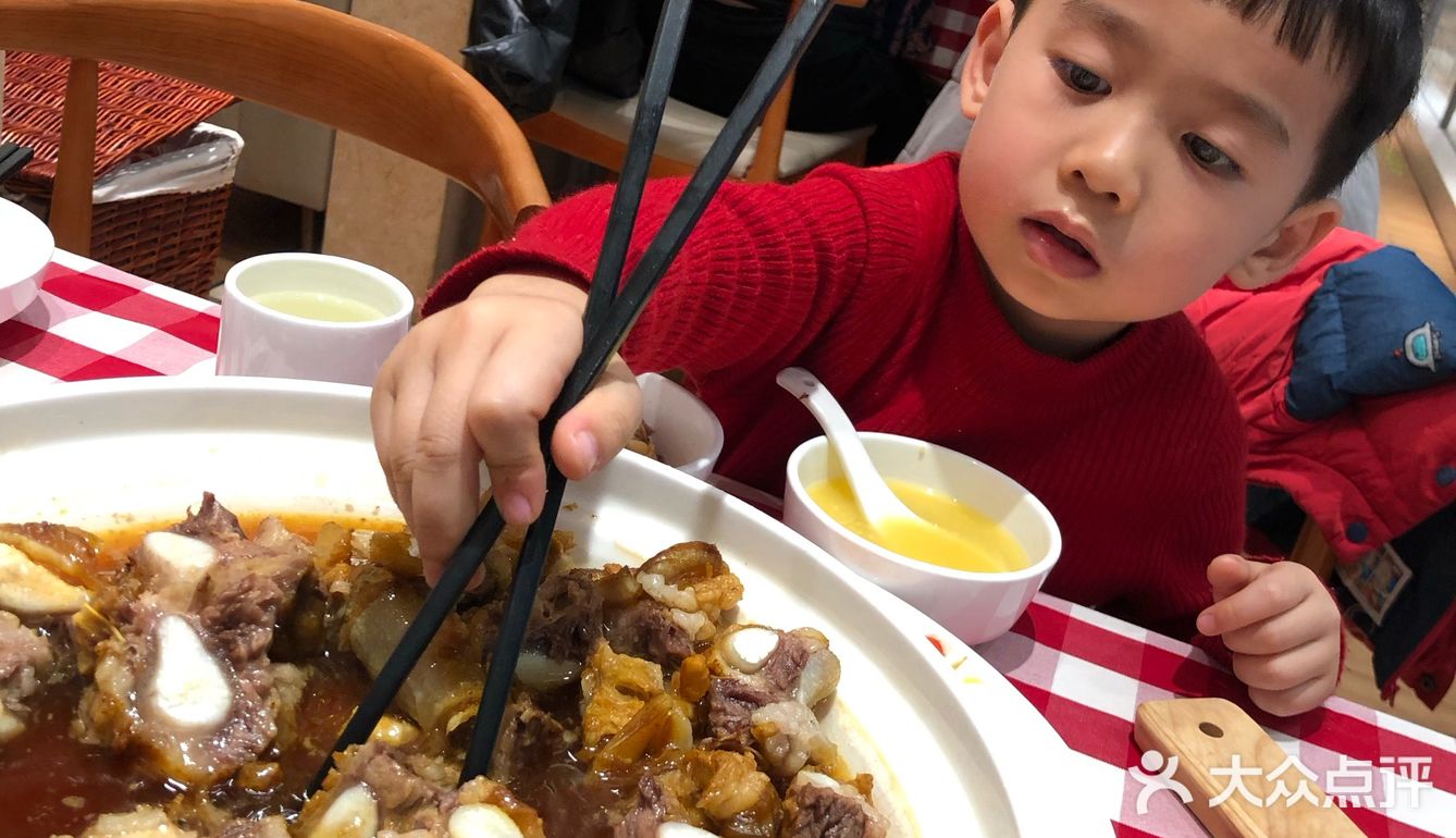 新出的奶酪包很不错，奶酪很有味道。必点的莜面和肉夹馍