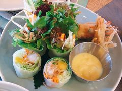 酥炸老虎虾香芒米纸卷配榴莲汁-CHINCHIN 青青·泰国料理(万象食家店)