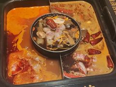-老牌坊云南鱼豆花火锅(哈西万达店)