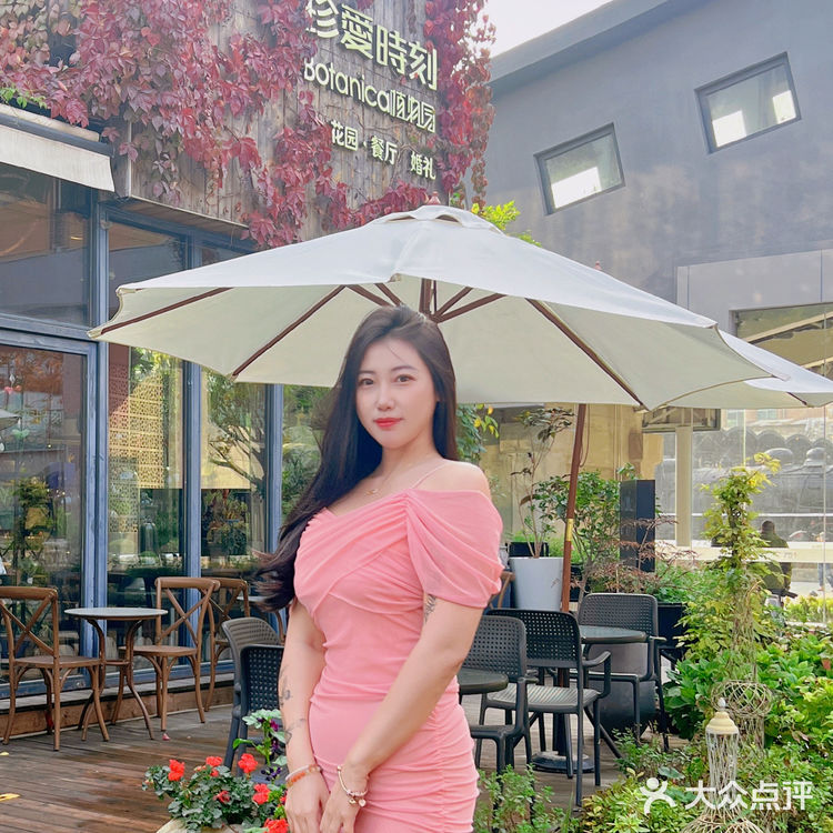没人会拒绝氛围感花园💐西餐厅吧
