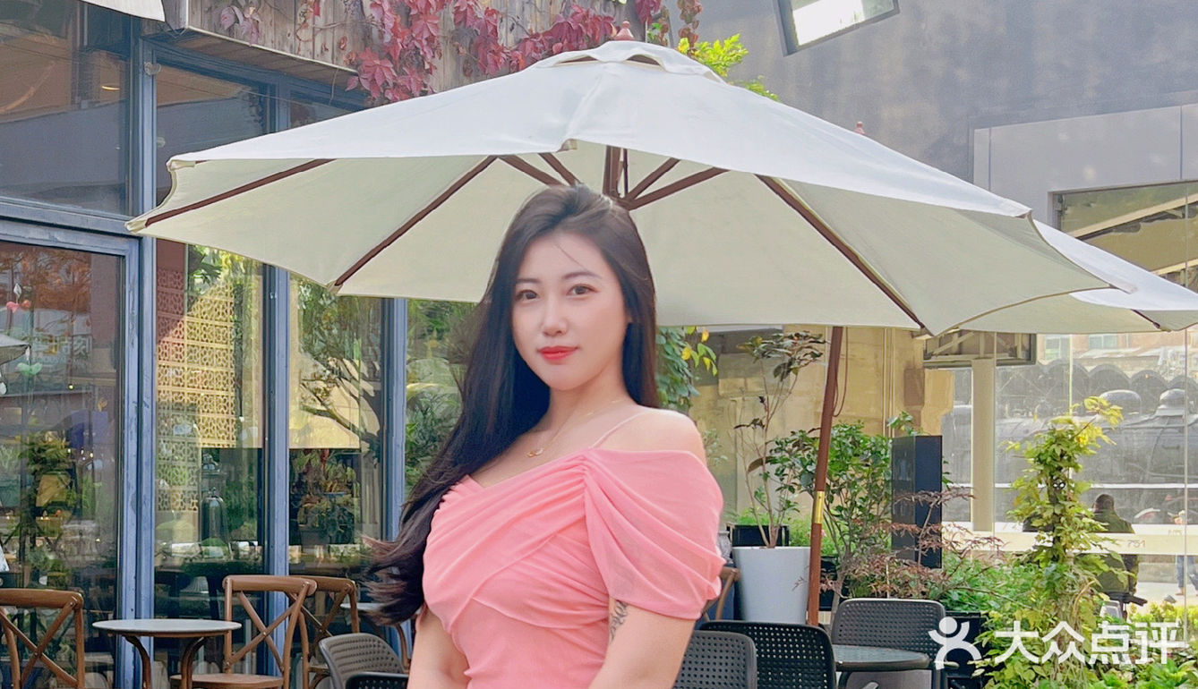 没人会拒绝氛围感花园💐西餐厅吧