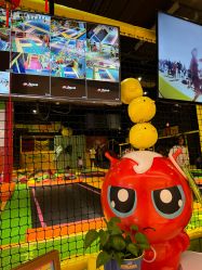 -蹦蹦跳跳(新奥购物中心店)