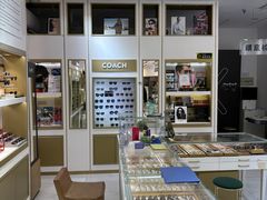 -美式眼镜·授权蔡司.依视路.尼康.豪雅.明月(人民广场店)