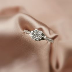 -威德钻石-克拉钻大本营(南京东路店)