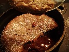 巧克力熔岩蛋糕-恰餐厅及酒吧 CHAR Bar & Grill (北京丽都皇冠假日店)