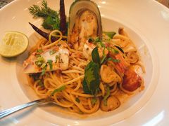 -Chom Cafe and Restaurant