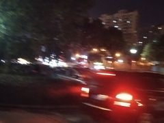 -秀沿路地铁站停车场