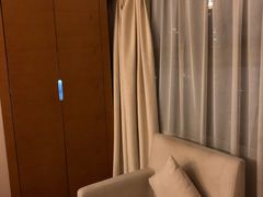 竹子衣柜-全季酒店(重庆李子坝牛角沱地铁站店)