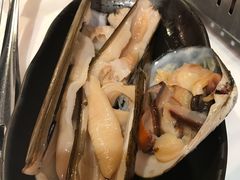 -鲜入围煮花胶鸡海鲜火锅