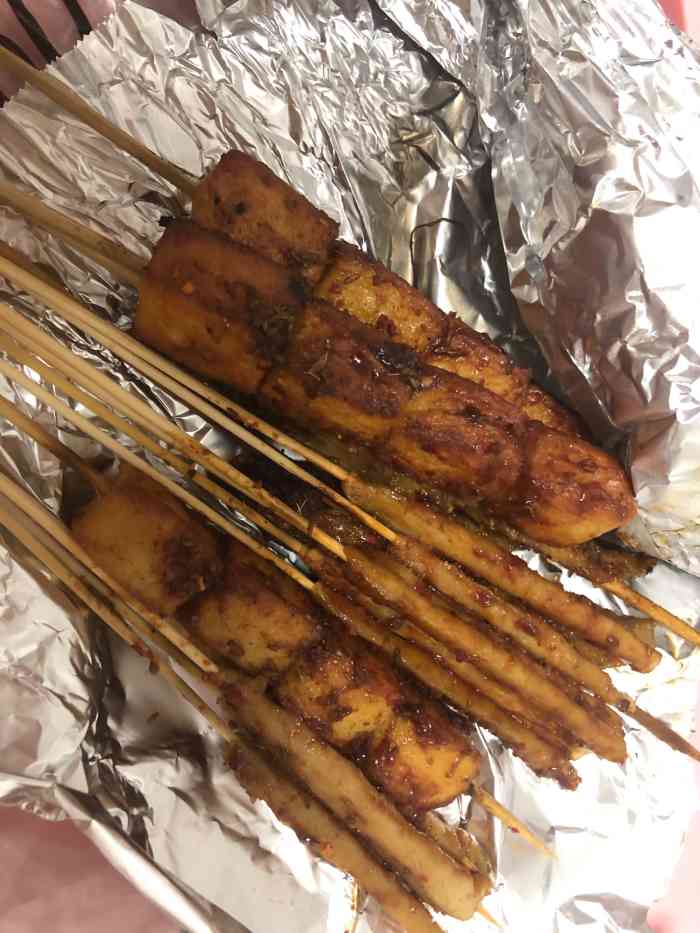 邻家小串·烧烤·虾尾·海鲜-"经常点他们家外卖,串超好吃,因为包漏了