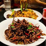 烟熏牛肉的香，配菜叫不出名字，但是脆脆的很好吃