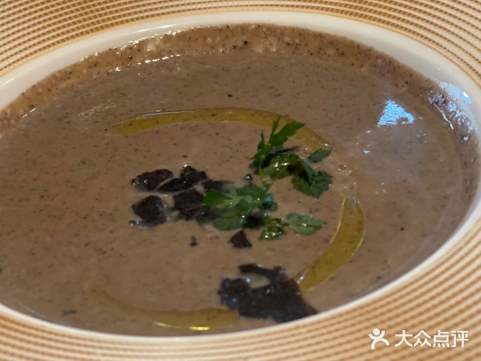 弗兰克牛排西餐厅Ribone steak house(柠檬花园店)奶油蘑菇汤图片