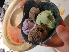 冰淇淋自助-哥老官重庆美蛙鱼头(西湖银泰十一哥店)