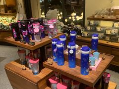 零售区-星巴克(迪士尼小镇店)