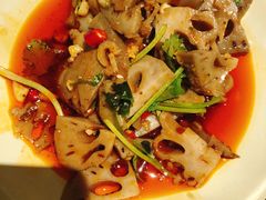 -巴厘龙虾·榜首油焖大虾(音乐学院·沿江酒馆店)