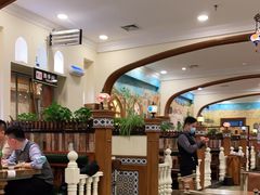 大堂-清真·玛丽亚新疆菜主题餐厅(浙江中路店)