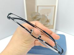 -罗伯特眼镜·蔡司官方授权(罗湖国贸店)