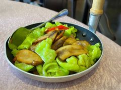 -彩云天云南餐厅
