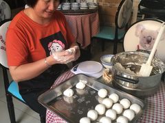 现场制作金沙汤丸-超琪星·咖啡简餐(川音店)
