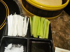 -三人行骨头王火锅(长寿店)