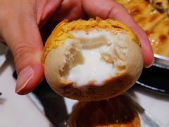 酥皮水牛奶菠萝包-陶陶居酒家(海岸城店)