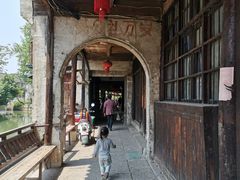 -丝绸小镇荻港古村