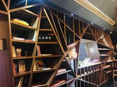 -钟书阁(松江泰晤士小镇店)