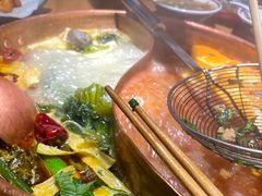 -洱火云南酸菜牛肉火锅(石景山当代商城店)