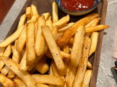 松露炸薯条-人间酒暖·Go blanc·烧鸟·深夜食堂(陆家嘴店)