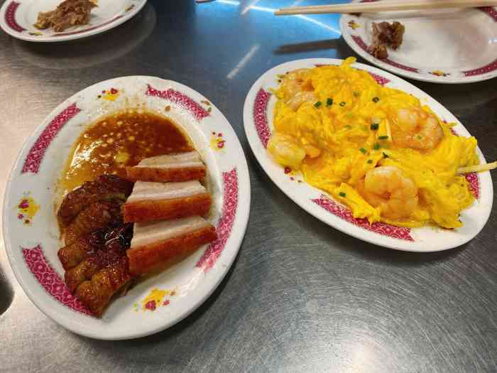 红鲤鱼港式大排档(虹泉路店)-"[薄荷]环境:很大很大很大的红鲤鱼哈哈.