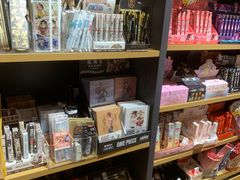 -九木杂物社(新奥购物中心店)
