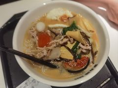 -蒙自源米线大王(东站店)