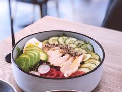 烤鸡肉牛油果撒拉-Maxpoint Kitchen 西餐咖啡(乐峰广场店)