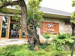 -Chom Cafe and Restaurant