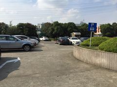 露天场地-新金桥大厦-停车场