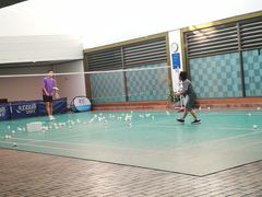 -虹桥河滨花园会所游泳馆