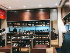 -UGG(燕莎奥特莱斯购物中心店)
