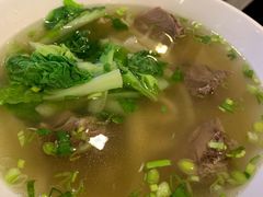 清炖牛肉刀削面-台北楚楚园馅饼粥(虹桥南丰城店)