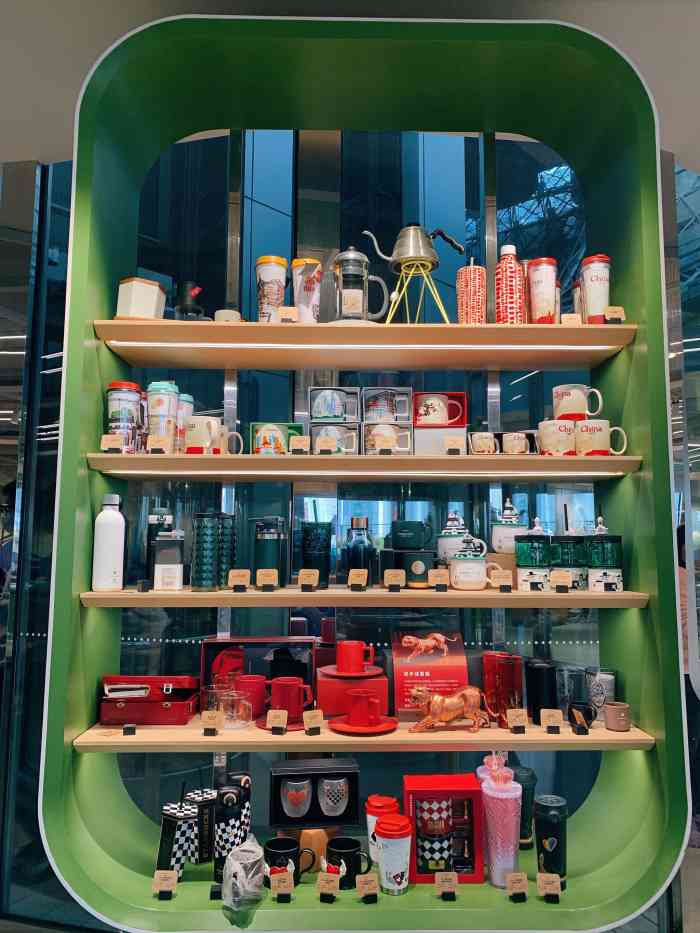 星巴克臻选(美罗城店)-"美罗城的这家星巴克还是挺不错的,里面的环.