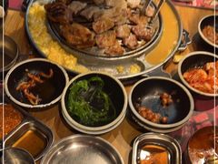 -青瓦炭韩潮烤肉(花园道店)