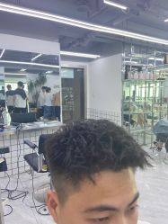 -宫铭烫发染发接发店