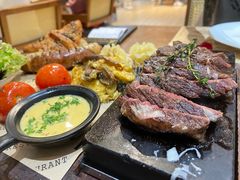 -Mark&Mars Restaurant