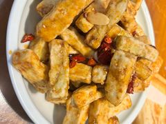-95号酱骨·一块豆腐(展春园西路店)
