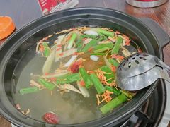 清汤养生锅底-陆记牛庄·碳锅龙虾烧烤(爱上花园店)