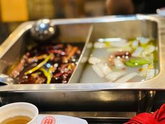 -百年川椒重庆老火锅(光谷店)