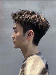 -一家只做男发烫染的店