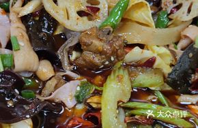 Qianjiang Chicken Offal with Pork Ribs