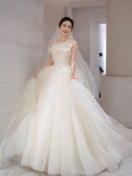 -艾朵婚纱
