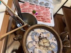 -老牌坊云南鱼豆花火锅(哈西万达店)