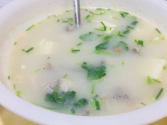 豆腐鱼头汤-电白鸭粥店(下沙二坊88号店)